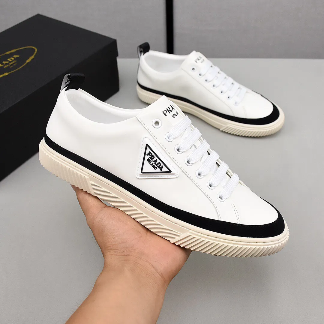 【PRADA】Men's shoes 💰400💰. Detonate the whole place! An international brand that is constantly innovating. This men's casual shoe is the original version. It is made of cowhide leather at a ratio of one to one at the store. It has leather feet and rubber non-slip outsole. It is breathable and comfortable. Quality speaks for itself. 👄38-44